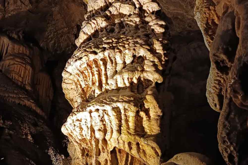 Les Grottes de Médous