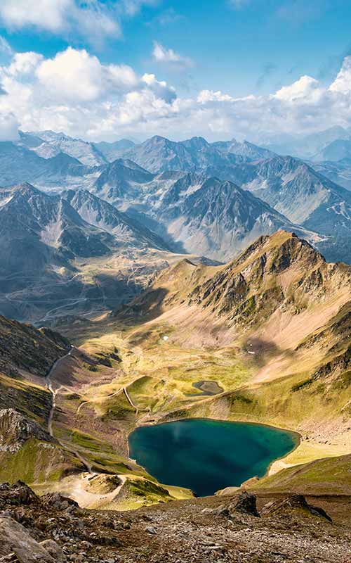 Vue depuis le Pic du Midi de Bigorre dans les Pyrénées